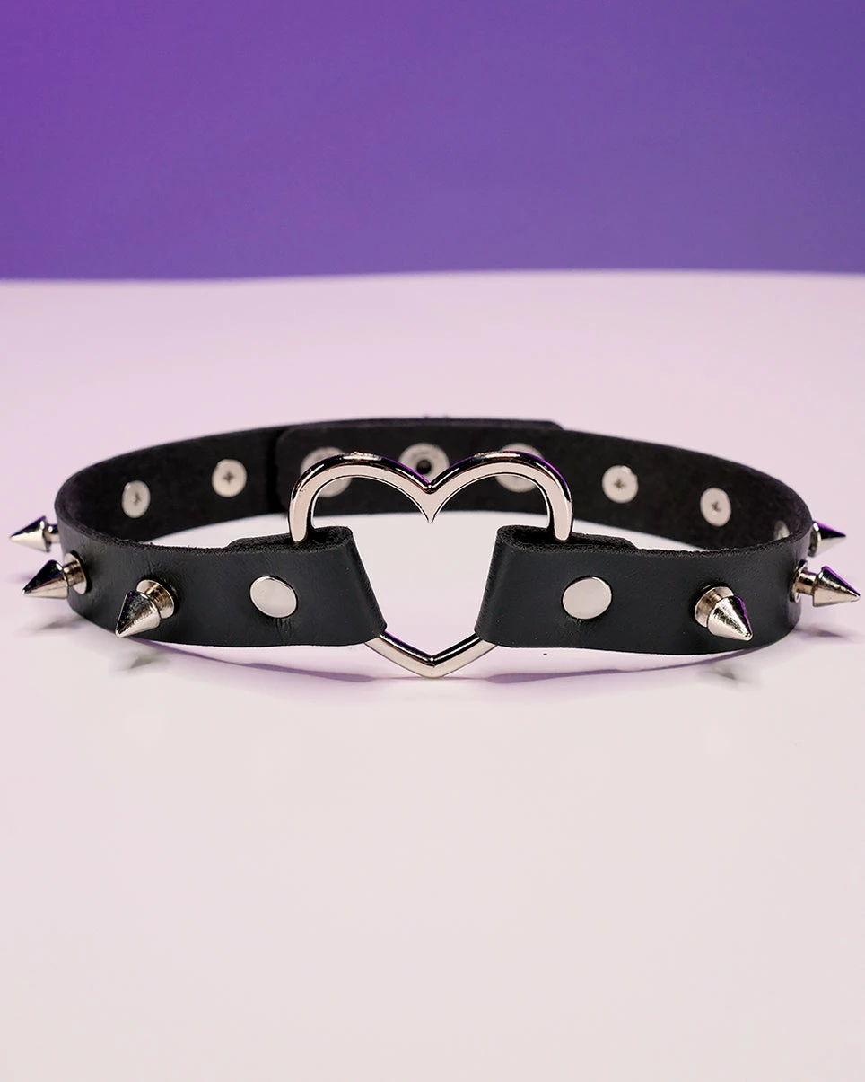 AE Heart Spike Choker 1 AE Heart Spike Choker