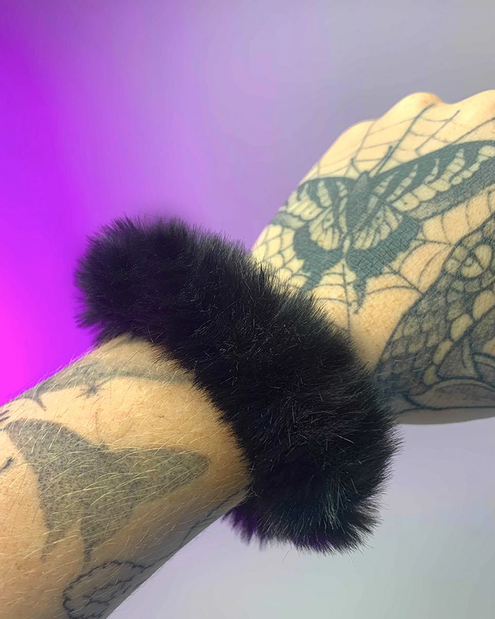AE 2pc Faux Fur Fuzzy Scrunchie 5 AE 2pc Faux Fur Fuzzy Scrunchie - Image 5