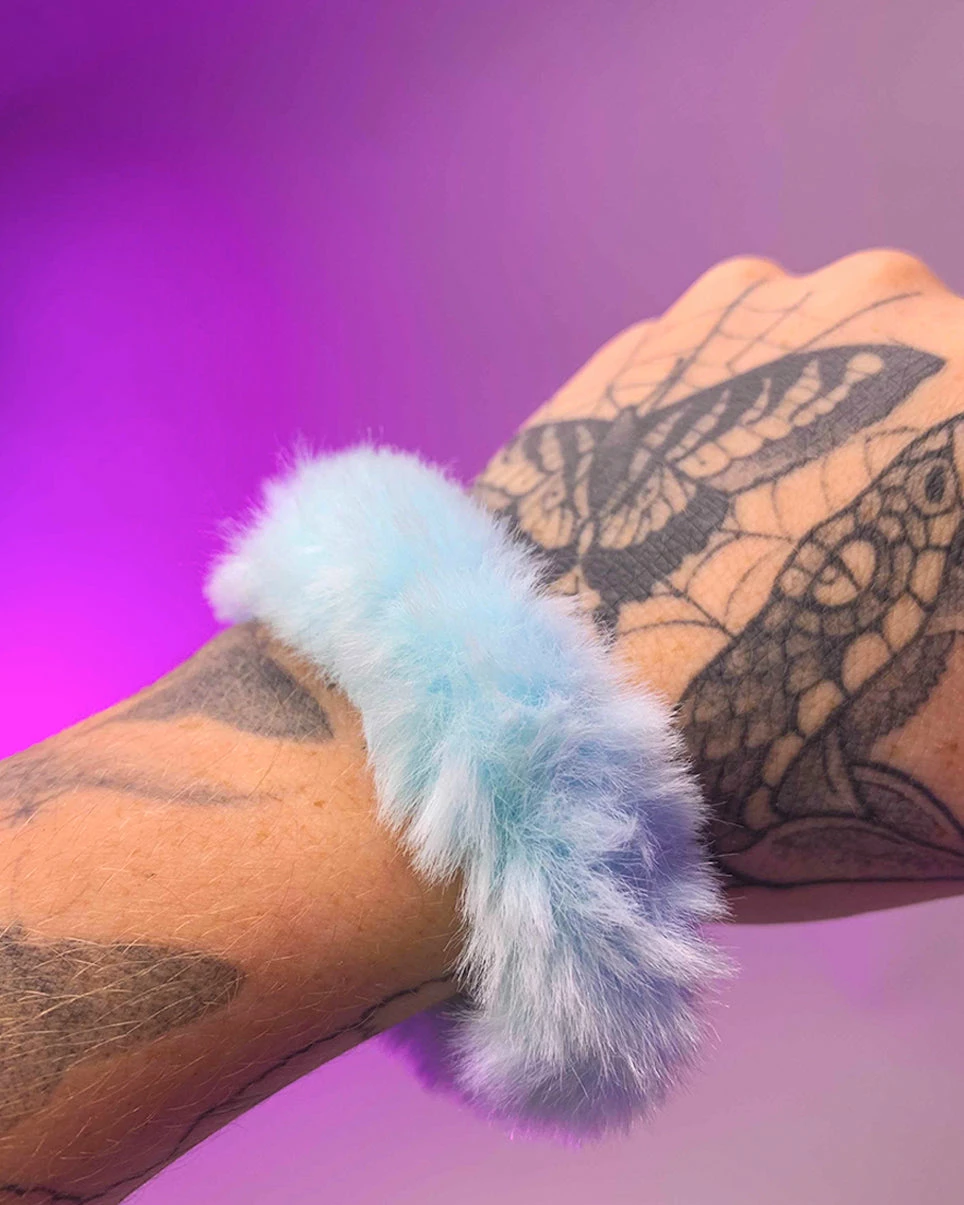 AE 2pc Faux Fur Fuzzy Scrunchie 7 AE 2pc Faux Fur Fuzzy Scrunchie - Image 7