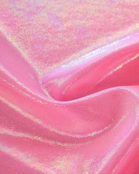 Elizabeth Liquid Blush Iridescent Face Mask 2 Elizabeth Liquid Blush Iridescent Face Mask - Image 2