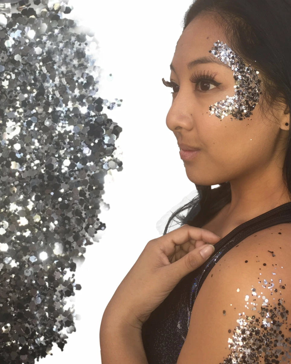 Xucai Dark Matter Black And Silver Body And Face Festival Glitter (20 Or 30 Grams) 2 Xucai Dark Matter Black And Silver Body And Face Festival Glitter (20 Or 30 Grams) - Image 2