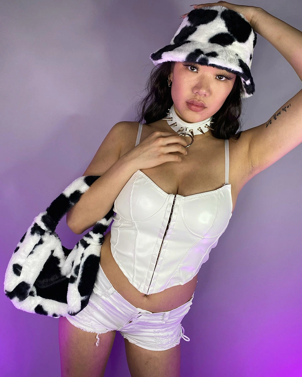 AE Milk And Honey Furry Bucket Hat 8 AE Milk And Honey Furry Bucket Hat - Image 6